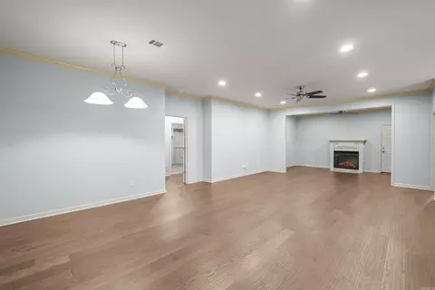 Living - 617 Edgemoor Ter, Benton, AR 72015 photo 2 of 8