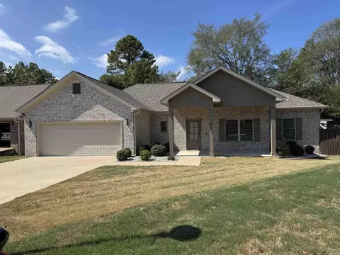 111 St Croix Ln, Hot Springs, AR 71913