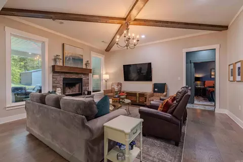 Living - 536 Reuben Dr, Alexander, AR 72002 photo 2 of 4