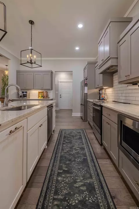 Kitchen - 536 Reuben Dr, Alexander, AR 72002 photo 2 of 4
