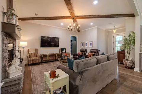 Living - 536 Reuben Dr, Alexander, AR 72002 photo 3 of 4