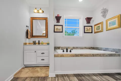 Bath - 587 Owley Rd, Mount Ida, AR 71957 photo 2 of 5