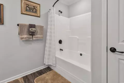 Bath - 587 Owley Rd, Mount Ida, AR 71957 photo 5 of 5