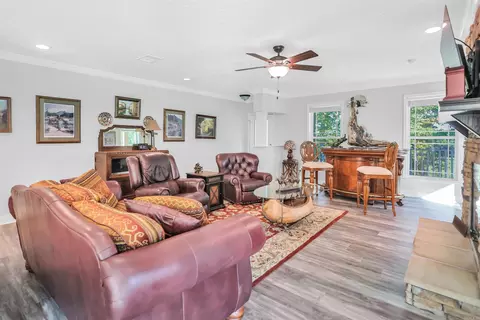 Living - 587 Owley Rd, Mount Ida, AR 71957 photo 3 of 3