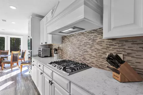 Kitchen - 587 Owley Rd, Mount Ida, AR 71957 photo 5 of 7