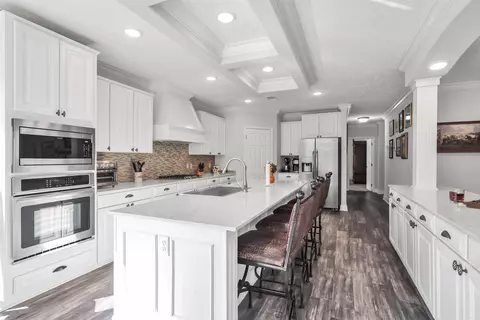 Kitchen - 587 Owley Rd, Mount Ida, AR 71957 photo 7 of 7