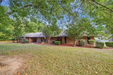 1414 Country Club Rd, Arkadelphia, AR 71923