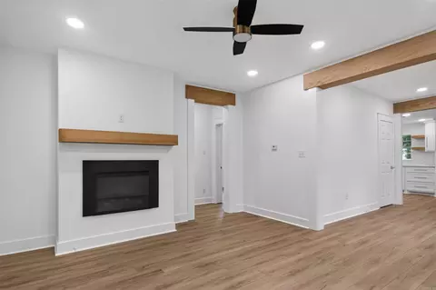 Living - 356 Ash St, Conway, AR 72034 photo 1 of 4