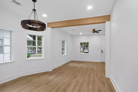 Living - 356 Ash St, Conway, AR 72034 photo 3 of 4