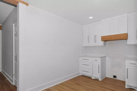 Entry Way - 356 Ash St, Conway, AR 72034 photo 1 of 2
