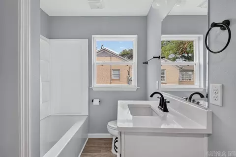 Bath - 305 S Main, Benton, AR 72015 photo 2 of 3