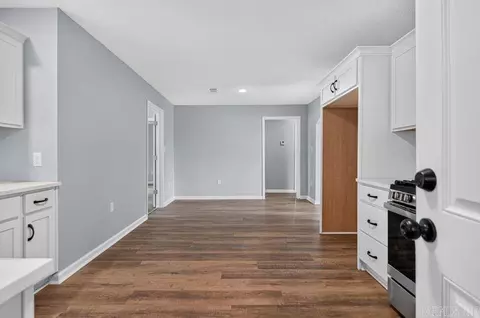Entry Way - 305 S Main, Benton, AR 72015 photo 3 of 3
