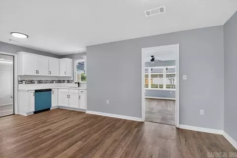 Entry Way - 305 S Main, Benton, AR 72015 photo 2 of 3