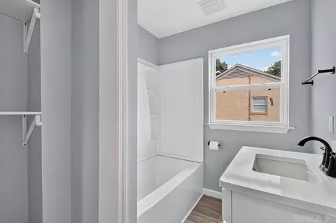 Bath - 305 S Main, Benton, AR 72015 photo 1 of 3