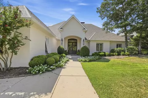 28 Accadia Ct, Little Rock, AR 72223