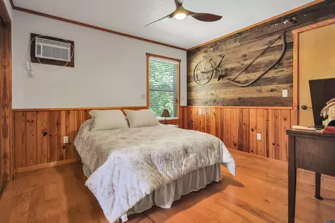 Bedroom - 56 Oakwood Rd, Mount Ida, AR 71957 photo 6 of 7