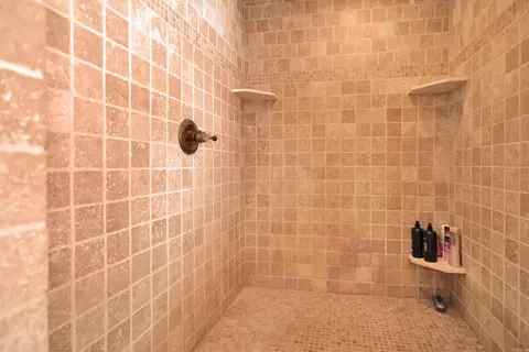 Bath - 56 Oakwood Rd, Mount Ida, AR 71957 photo 3 of 6