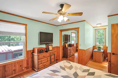 Bedroom - 56 Oakwood Rd, Mount Ida, AR 71957 photo 5 of 7