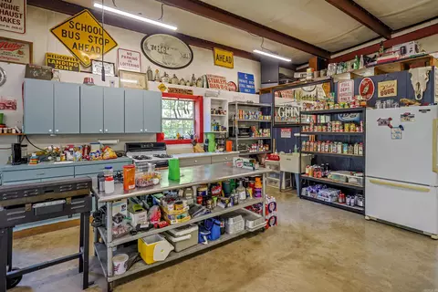 Kitchen - 56 Oakwood Rd, Mount Ida, AR 71957 photo 5 of 5