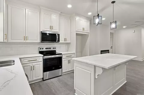 Kitchen - 15008 Ar-111 Hwy, Alexander, AR 72002 photo 2 of 3