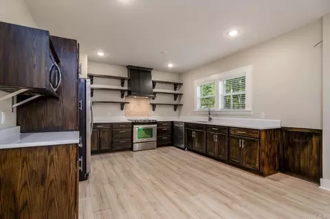 Kitchen - 1855 A B Robins, Conway, AR 72034 photo 4 of 6