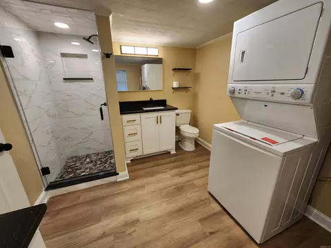 Bath - 1855 A B Robins, Conway, AR 72034 photo 1 of 4