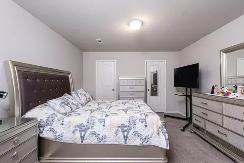 Bedroom - 27 Curly Leaf Ln, Conway, AR 72032 photo 8 of 9