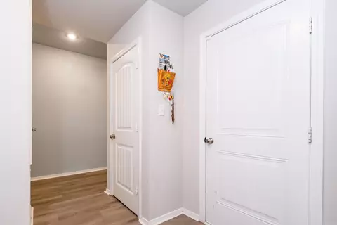 Entry Way - 27 Curly Leaf Ln, Conway, AR 72032 photo 11 of 11