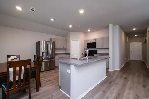 Entry Way - 27 Curly Leaf Ln, Conway, AR 72032 photo 3 of 11
