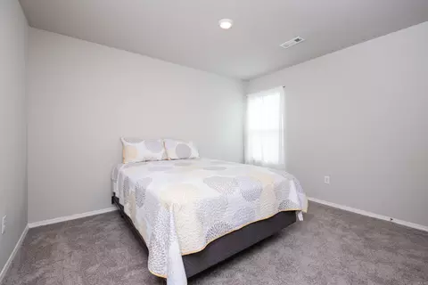 Bedroom - 27 Curly Leaf Ln, Conway, AR 72032 photo 4 of 9