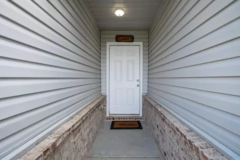 Entry Way - 27 Curly Leaf Ln, Conway, AR 72032 photo 1 of 11