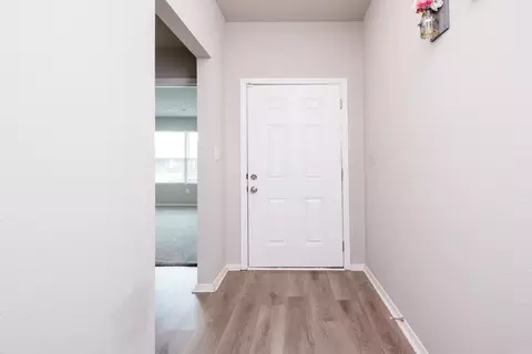 Entry Way - 27 Curly Leaf Ln, Conway, AR 72032 photo 7 of 11