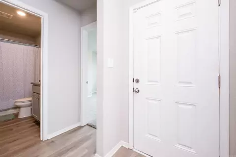 Entry Way - 27 Curly Leaf Ln, Conway, AR 72032 photo 8 of 11