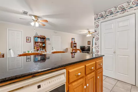 Kitchen - 1724 Regency Dr, Malvern, AR 72104 photo 5 of 5