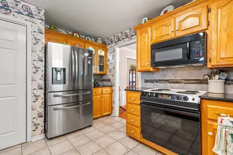 Kitchen - 1724 Regency Dr, Malvern, AR 72104 photo 4 of 5