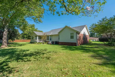 Exterior - 1724 Regency Dr, Malvern, AR 72104 photo 6 of 16