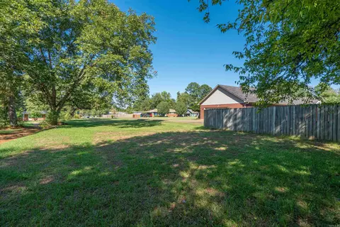 Exterior - 1724 Regency Dr, Malvern, AR 72104 photo 9 of 16