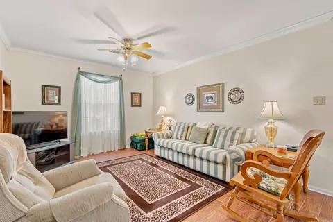 Living - 1724 Regency Dr, Malvern, AR 72104 photo 4 of 5
