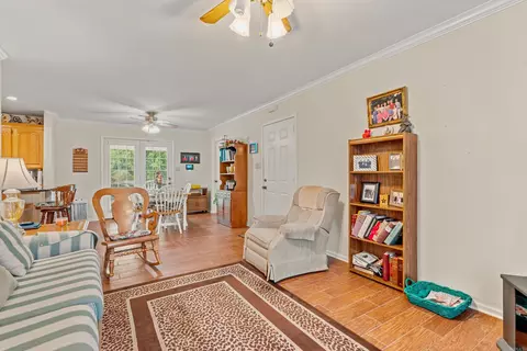 Living - 1724 Regency Dr, Malvern, AR 72104 photo 5 of 5