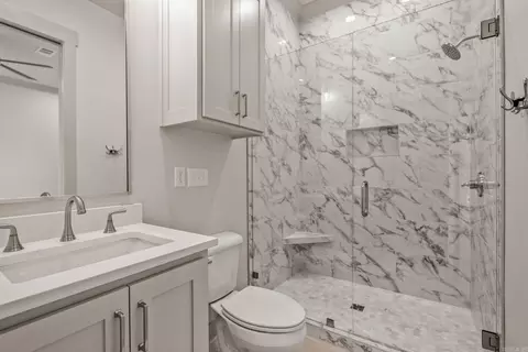 Bath - 1665 Nantucket Dr, Conway, AR 72034 photo 4 of 8