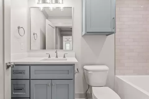 Bath - 1665 Nantucket Dr, Conway, AR 72034 photo 8 of 8