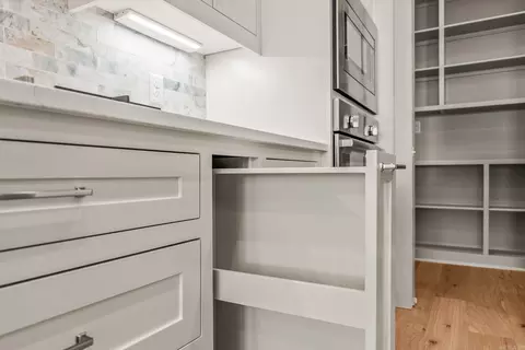 Kitchen - 1665 Nantucket Dr, Conway, AR 72034 photo 3 of 3