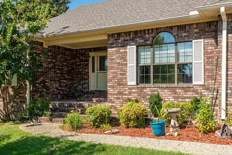 115 Gregory Pl, Hot Springs, AR 71913