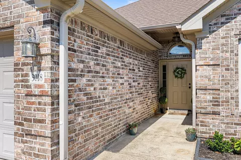 Exterior - 3018 Denise Dr, Benton, AR 72015 photo 4 of 9