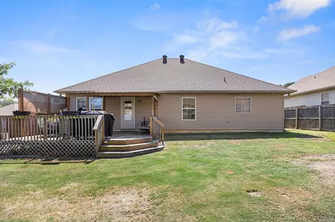 Exterior - 3018 Denise Dr, Benton, AR 72015 photo 7 of 9