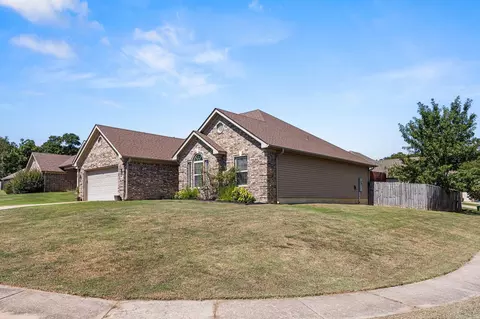 Exterior - 3018 Denise Dr, Benton, AR 72015 photo 3 of 9