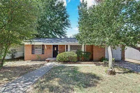 2011 Broken Arrow Dr, North Little Rock, AR 72118