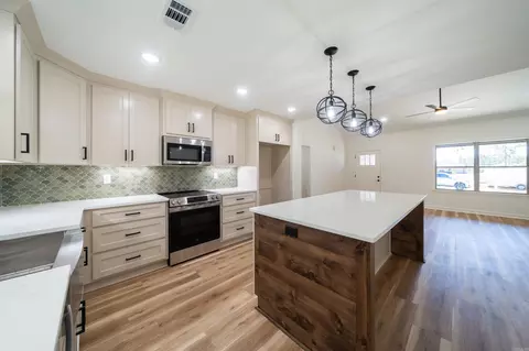 Kitchen - 310 Millie Ct, Austin, AR 72007 photo 4 of 7