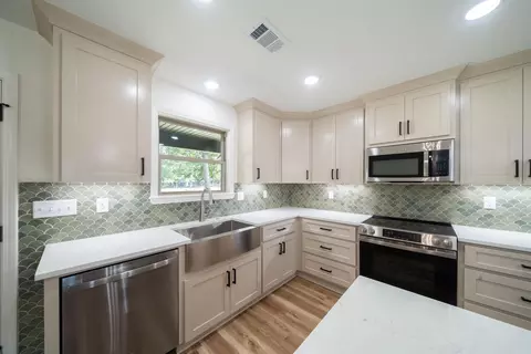 Kitchen - 310 Millie Ct, Austin, AR 72007 photo 3 of 7