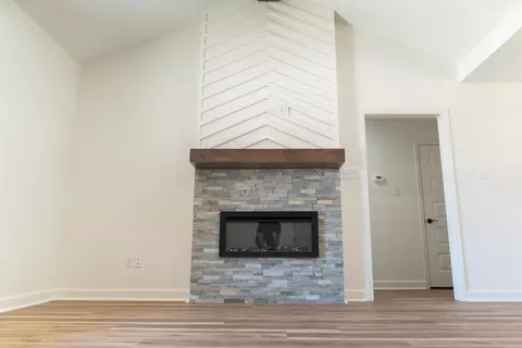 Living - 310 Millie Ct, Austin, AR 72007 photo 3 of 4